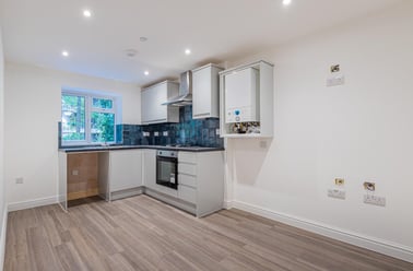 Colum Road, Cathays, Cardiff - Image 2